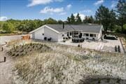 Großes Ferienhaus mit einem Poolbereich in ungestörter Lage in Blåvand