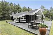 Well-maintained holiday home with spa and sauna