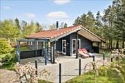 Hyggeligt sommerhus på lukket grund i Thorup Strand