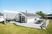 Sehr gemütliches Ferienhaus mit schönem Garten und nahe Faarup Sommerland