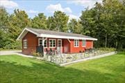Flot renoveret træsommerhus i Arrild Ferieby