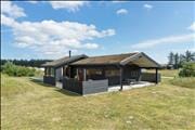 Flot sommerhus midt i Saltums smukke natur
