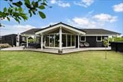 Dejligt sommerhus i Pøt Strandby til hele familien