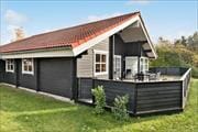 Skønt feriehus med masser af plads, tæt på Marielyst Centrum.