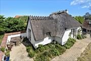 Unikt sommerhus et stenkast fra vandet i det gamle Liseleje