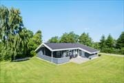 Beautiful holiday home for 8 people with 4 bedrooms in Hvalpsund