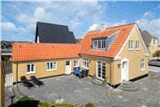 Charming holiday cottage centrally located in Løkken - 280 metres from the beach