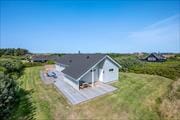 Hyggeligt sommerhus i rolige omgivelser tæt på Vesterhavet