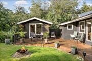 Velrenoveret sommerhus med skønt terrassemiljø ved Lovns Bredning
