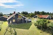 Hyggeligt sommerhus i Vorupør med brændeovn og plads til hele familien