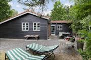 Stylish Cozy Cottage 400 Meters from Fjellerup Beach for 5 People + Dog