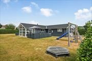 Stort og dejligt sommerhus tæt på Bork Havns bymidte og Ringkøbing Fjord