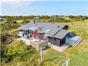 Gemütliches, modernes Ferienhaus auf Naturgrundstück in Klegod