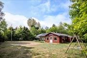 Hyggeligt sommerhus i Sømarken, tæt på børnevenlig sandstrand.