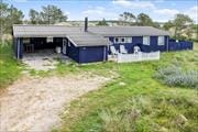 Hyggeligt sommerhus i Vorupør med brændeovn og naturskøn beliggenhed