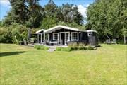 Skønt sommerhus med egen sø i naturskønt område og kun 800 meter fra dejlig sandstrand