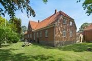 Erlebe Samsø in historischem und charmanten Rahmen in einem Haus für 20 Personen