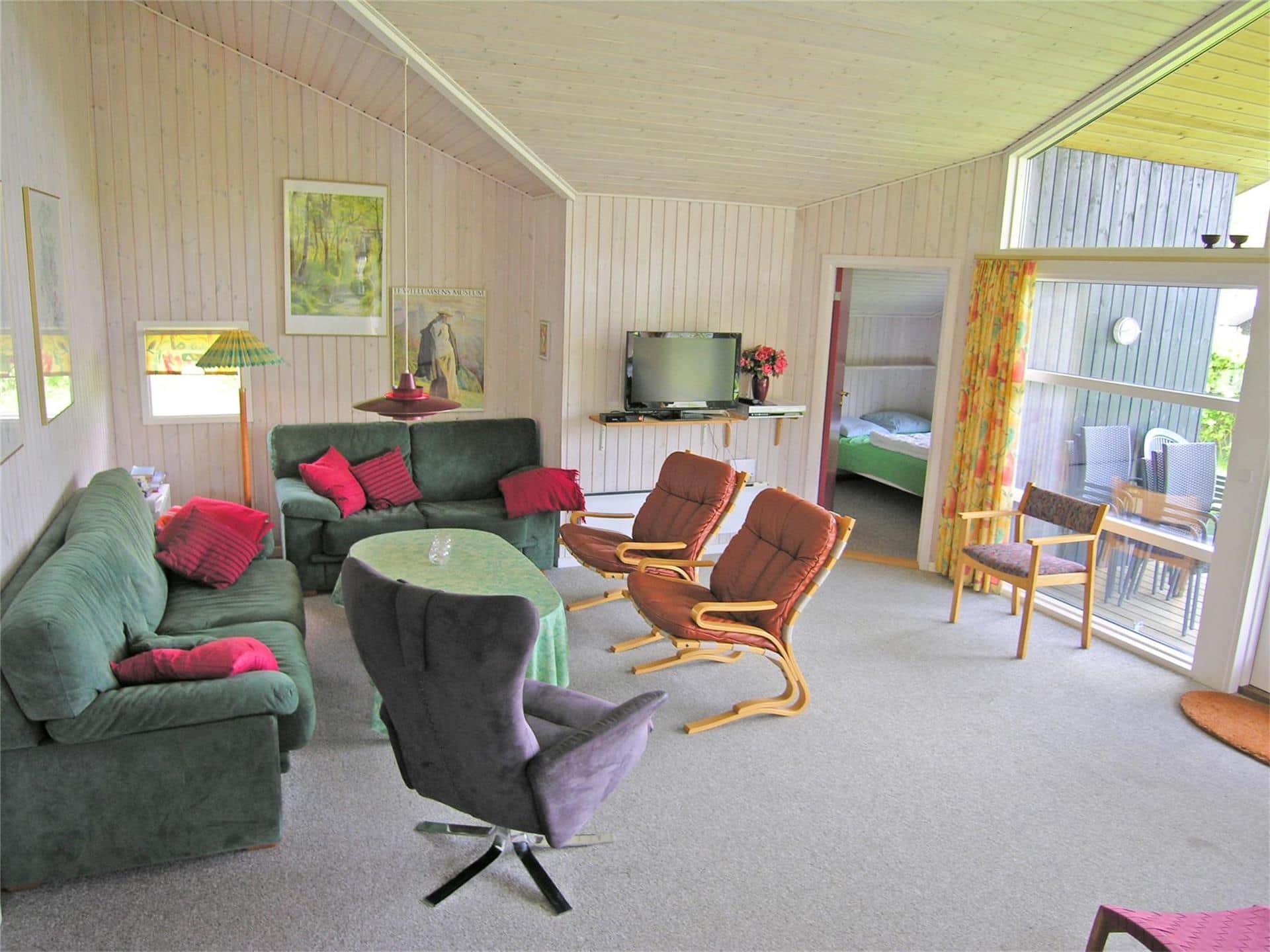 Livingroom 1 Image 2-19 Holiday-home 40515, Pøt Strandby 400, DK - 7130 Juelsminde