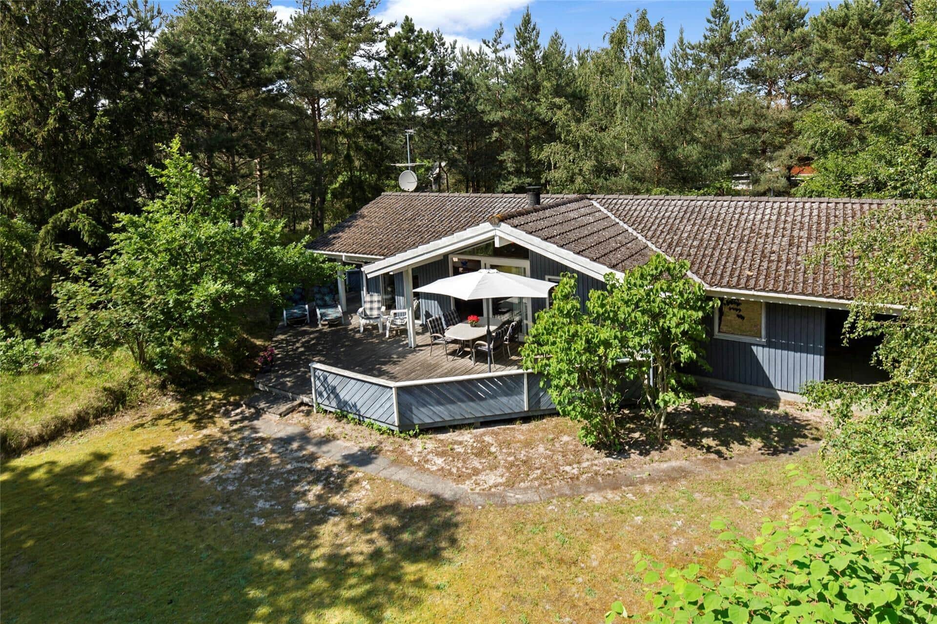 Image 0-10 Holiday-home 1596, Lyngvejen 19, DK - 3720 Aakirkeby