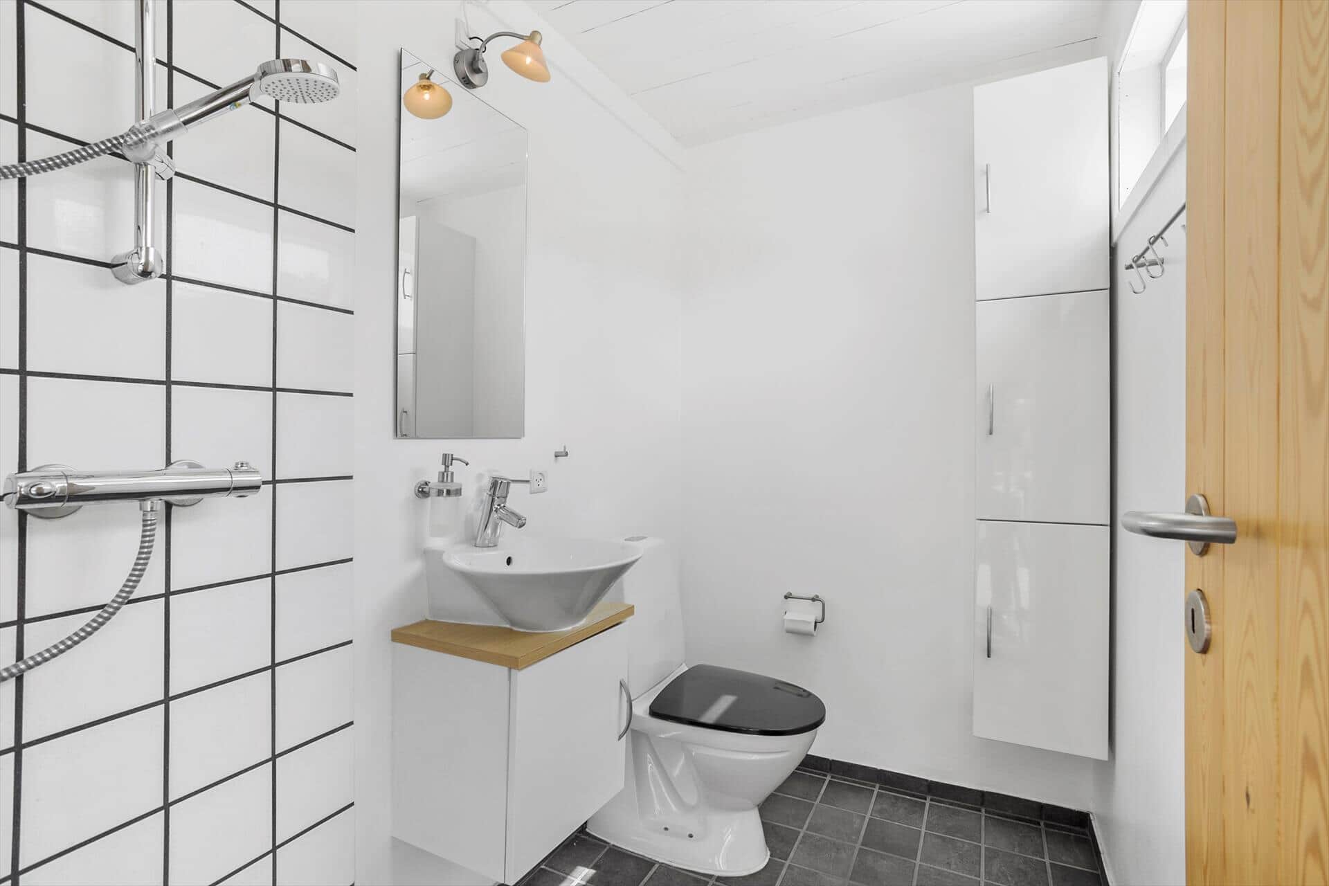 Bathroom 2 Image 15-170 Holiday-home 20310, Strandvejen 8, DK - 8305 Ballen